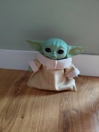 Muñeco Bebé Yoda Mandalorian interactivo, funciona