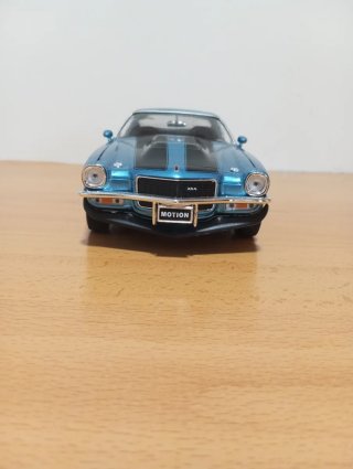 Auto World 1971 Baldwin Motion Camaro 1:18