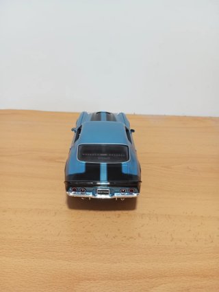 Auto World 1971 Baldwin Motion Camaro 1:18