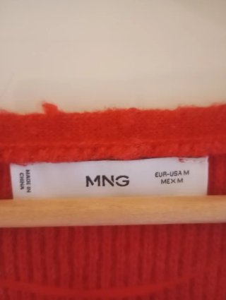 Jersey Mango Rojo Cuello Pico Talla M