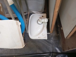 Lavabo de cerámica con pedestal