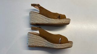 Cuñas esparto camel talla 37