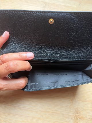 Portafoglio Michael Kors pelle martellata nero