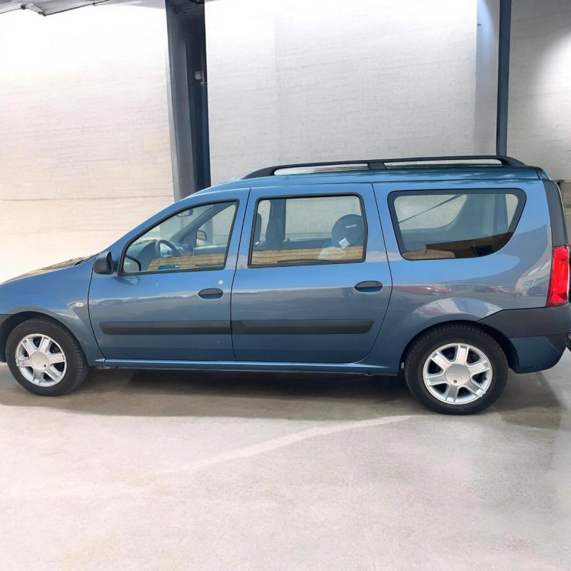 Dacia Logan 2009 - foto 1