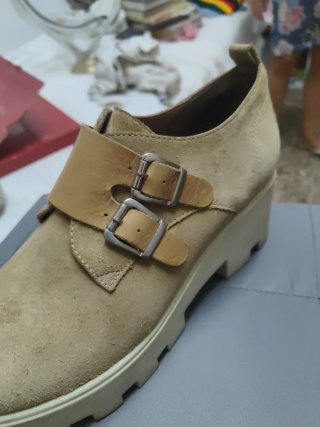 Botín tacón beige mujer
