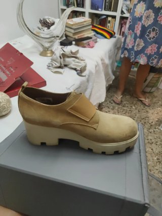 Botín tacón beige mujer