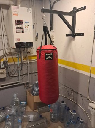 Soporte de pared para saco de boxeo Outshock