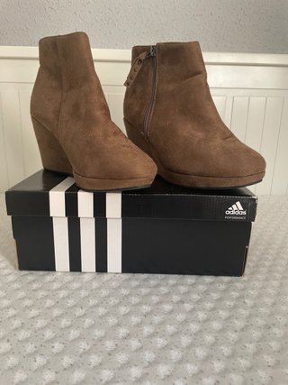Botines tacón cuña marrones Suiteblanco T38