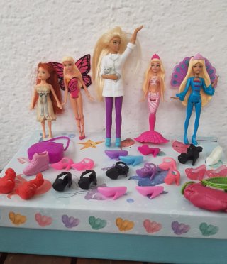 Lote Muñecas Barbie y Accesorios