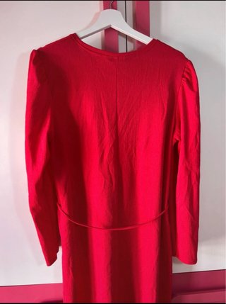 Vestido midi rojo manga larga