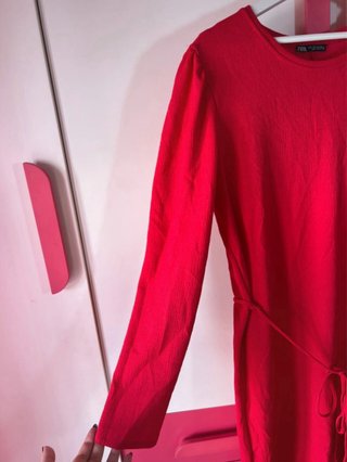 Vestido midi rojo manga larga