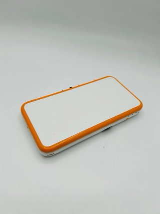 Nintendo 2DS XL Bianco e Arancione Custom