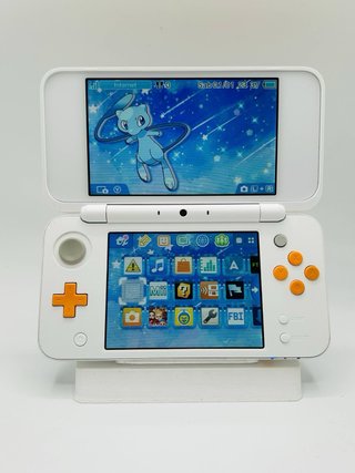 Nintendo 2DS XL Bianco e Arancione Custom