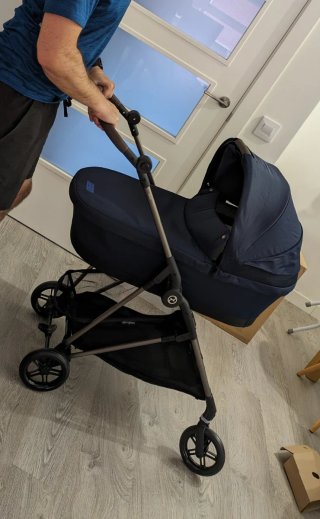 Carro Cybex con saco de invierno y capazo