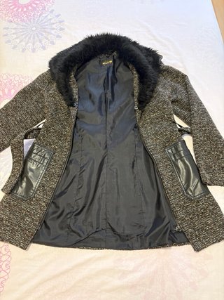 Chaqueta de mujer con cuello de pelo