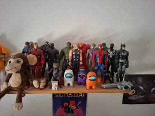 Figuras Superhéroes Varios precios desde 5 euros.
