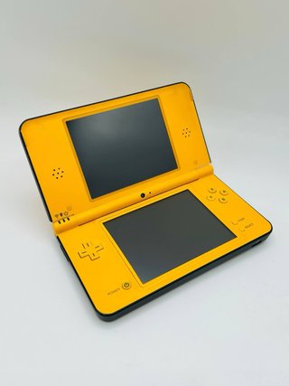 Nintendo DSi XL Giallo - Schermi Extra Large