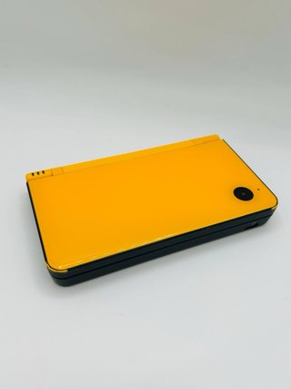 Nintendo DSi XL Giallo - Schermi Extra Large