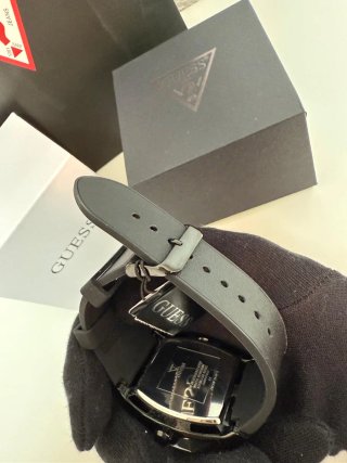 Reloj Guess Negro y Azul