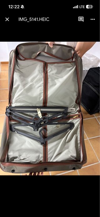 Maleta portatrajes samsonite verde y marrón
