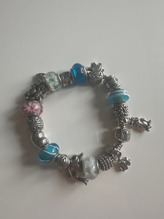 Pulsera estilo Pandora con abalorios