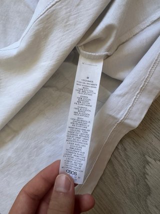 Camiseta ASOS Design con estampado en la espalda