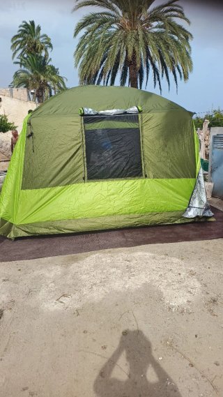 Tienda de campaña grande verde