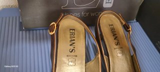 Zapatos de tacón Erian's marrones y dorados