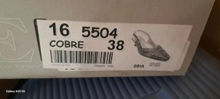 Zapatos de tacón Erian's marrones y dorados