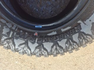 Ruedas 4x4 Radar Renegade R/T+ 285/75R16LT