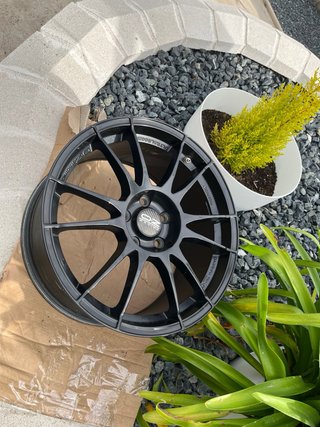 Llantas OZ Racing 18