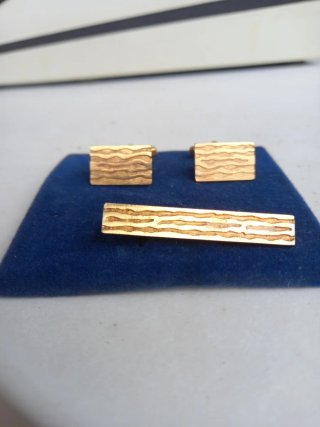 Gemelos y Alfiler de Corbata Dorados