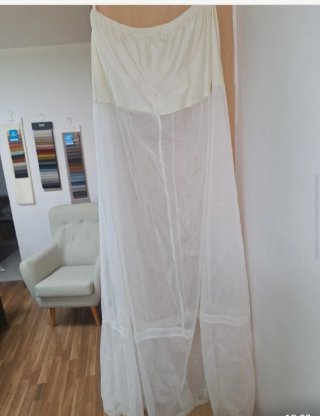 Traje de Novia Talla 40-42, precio nuevo 560 euros