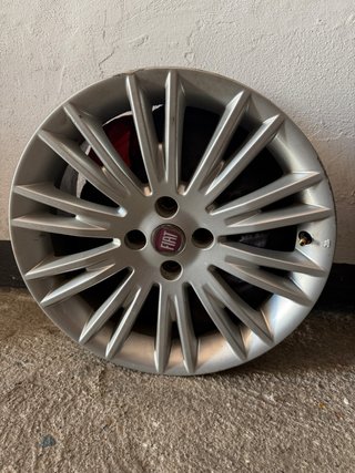 Llanta de aluminio Fiat 16 pulgadas