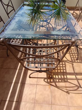 Mesa y sillas forja cristal