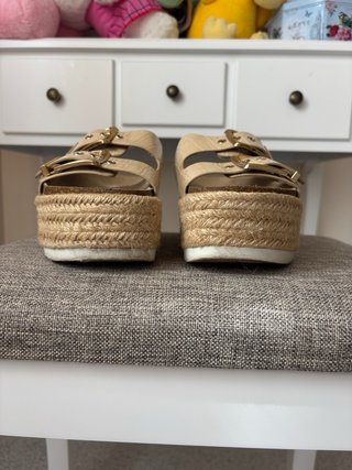 Sandalias Plataforma Beige