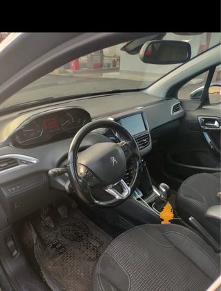 Peugeot 208 adatta per neopatentati