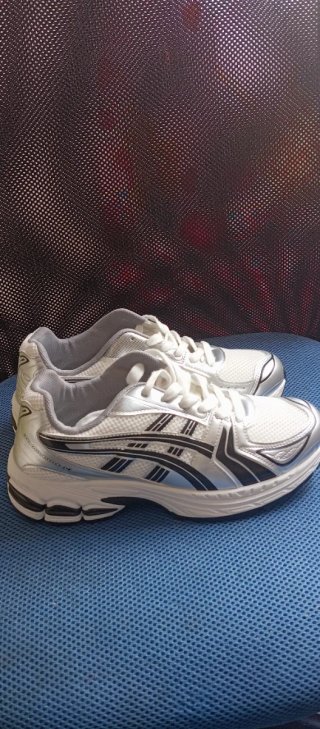 ASICS Zapatillas plateadas y blancas Talla 40