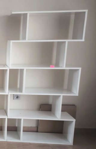 Estanterías modulares blancas de diseño moderno