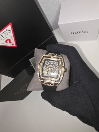 Reloj Guess Dorado y Negro