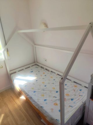Cama infantil tipo casita