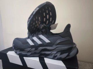 Adidas Ultraboost 5.0 Zapatillas Nuevas Talla 41.5