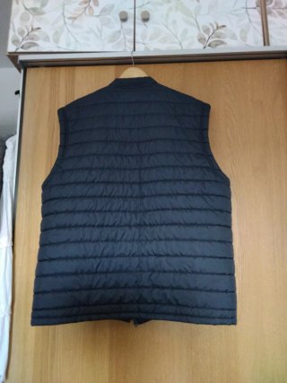 Chaleco acolchado hombre negro