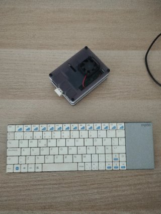 Raspberry Pi 3B con ventilador teclado y sd16 Gb