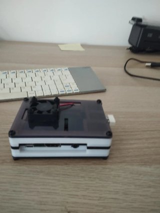 Raspberry Pi 3B con ventilador teclado y sd16 Gb