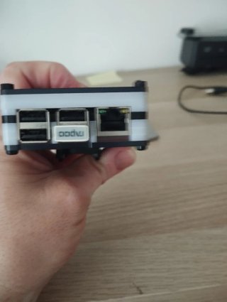 Raspberry Pi 3B con ventilador teclado y sd16 Gb