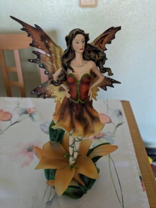 Figure decorative di fate con ali