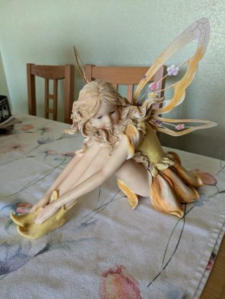 Figure decorative di fate con ali