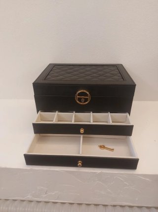 Portagioie grande nero con dettagli oro