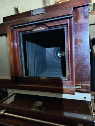 Cámara de estudio antigua de madera